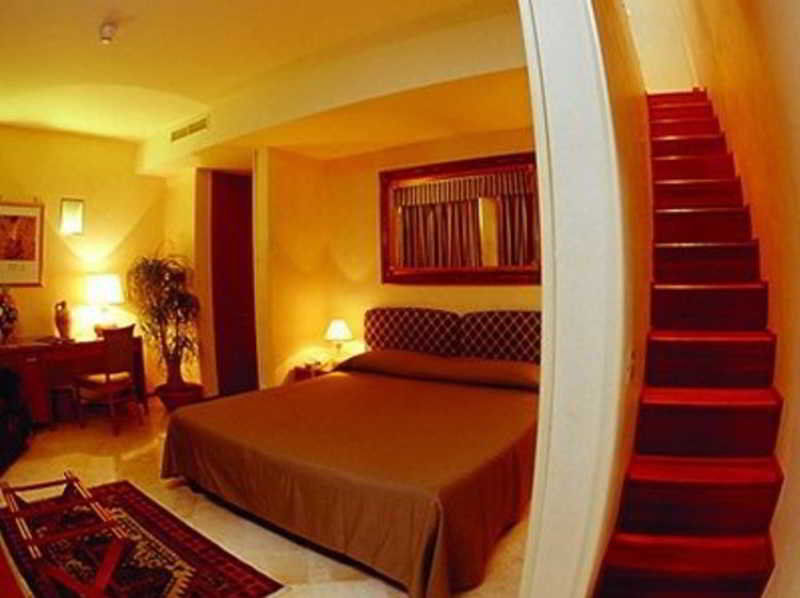 Rome Airport Hotel فيوميتشينو المظهر الخارجي الصورة